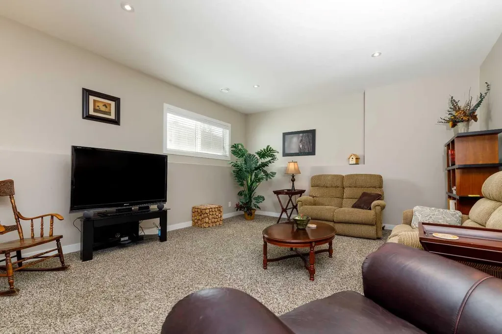39 Thompson Crescent Red Deer AB T4P 0R9