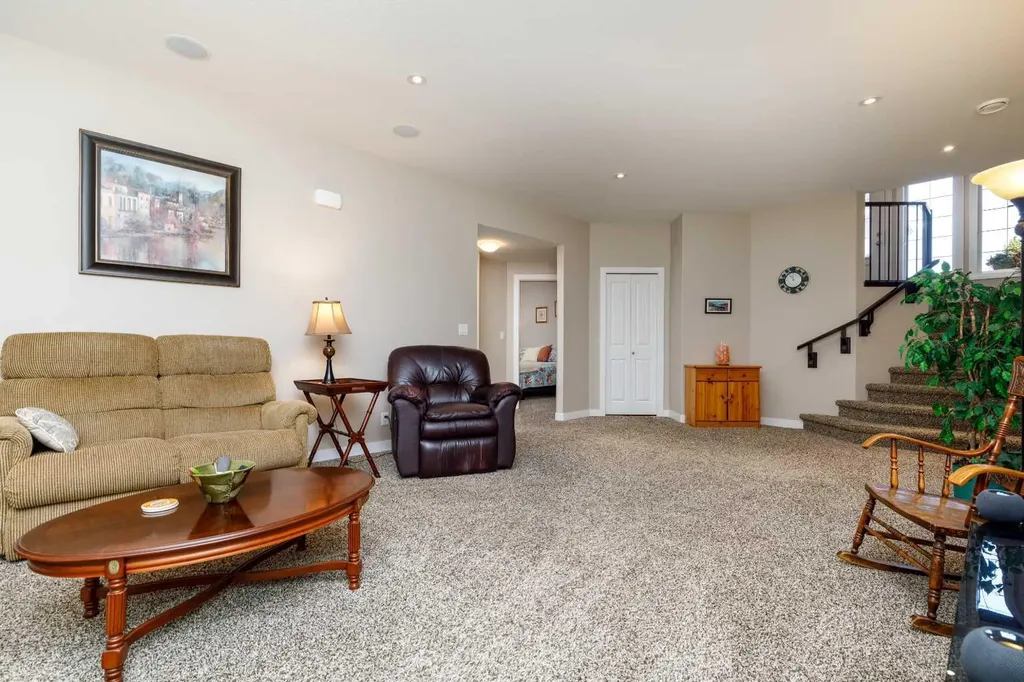 39 Thompson Crescent Red Deer AB T4P 0R9