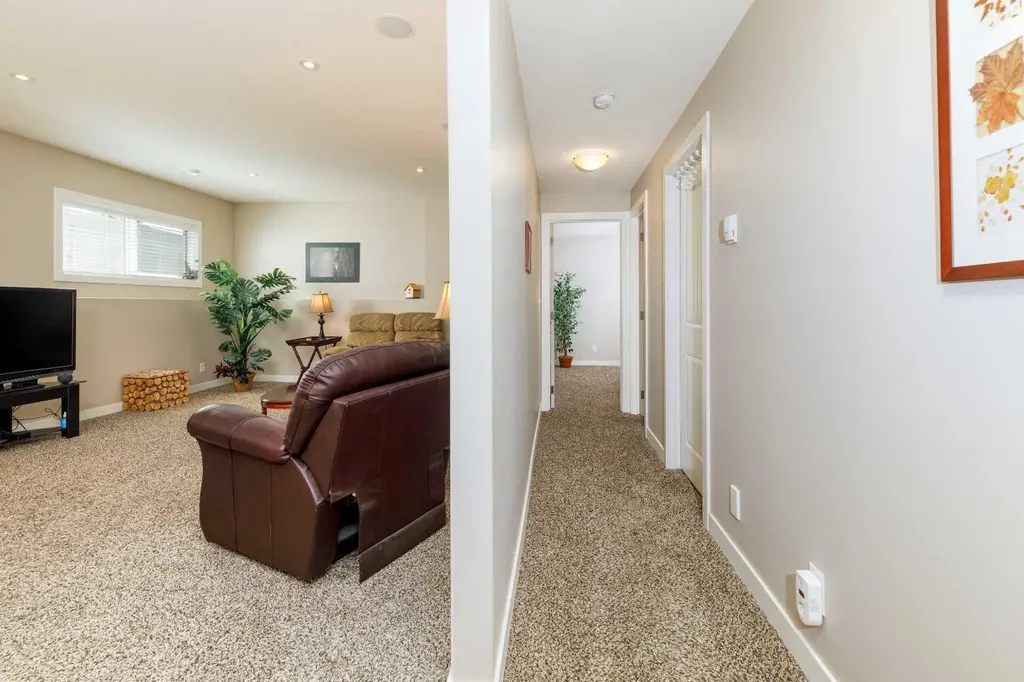 39 Thompson Crescent Red Deer AB T4P 0R9