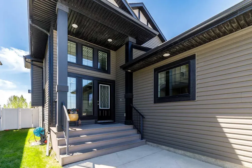 39 Thompson Crescent Red Deer AB T4P 0R9