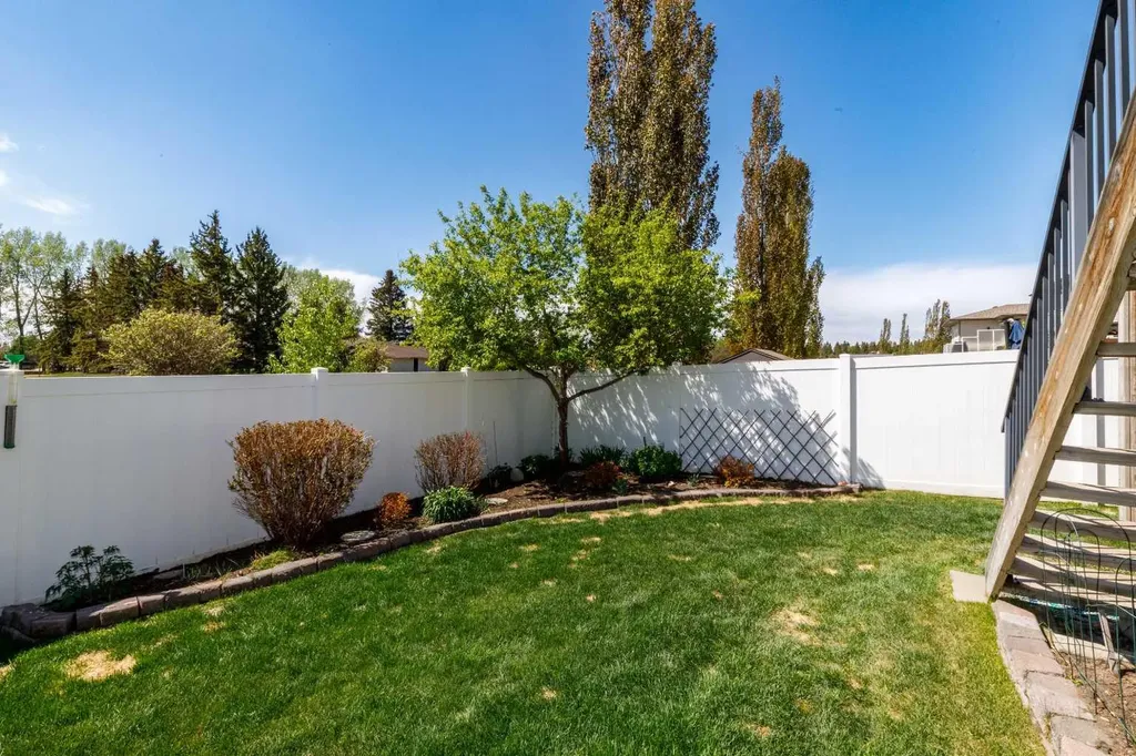 39 Thompson Crescent Red Deer AB T4P 0R9