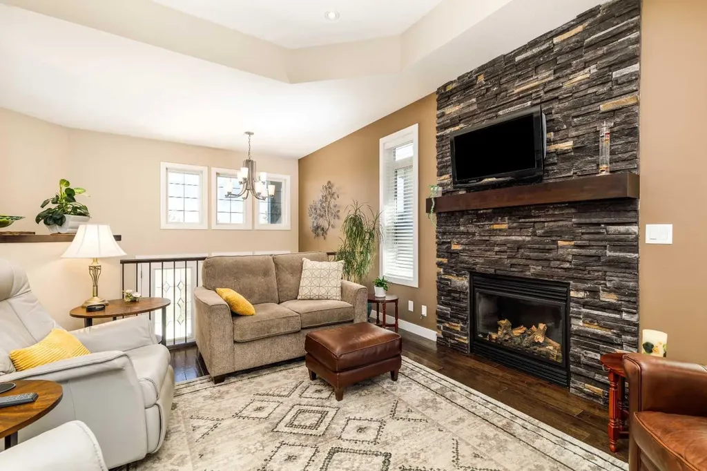 39 Thompson Crescent Red Deer AB T4P 0R9