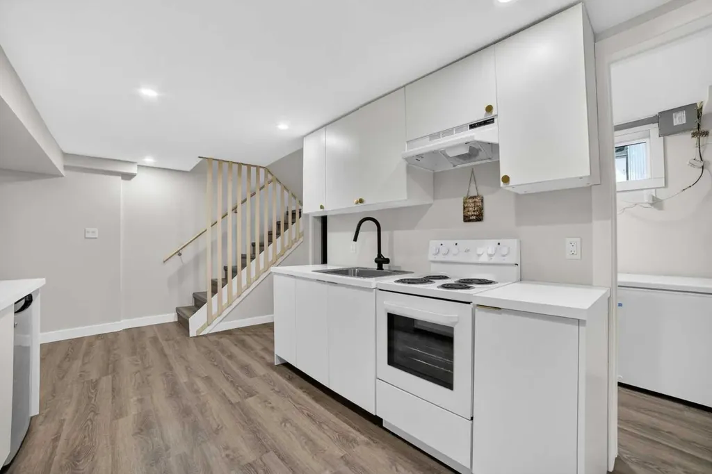 2211 18 Avenue S Lethbridge AB T1K 1C7