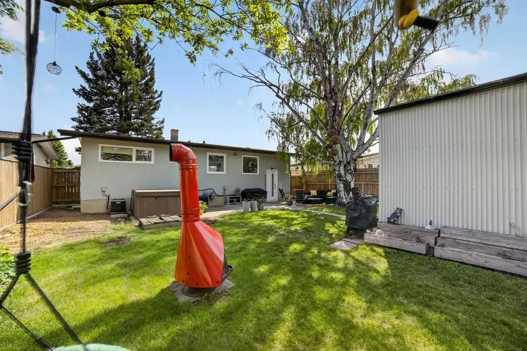 2211 18 Avenue S Lethbridge AB T1K 1C7