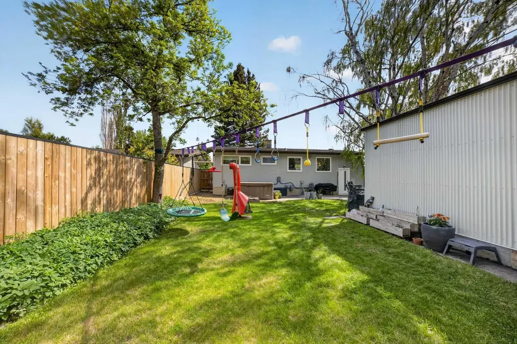 2211 18 Avenue S Lethbridge AB T1K 1C7
