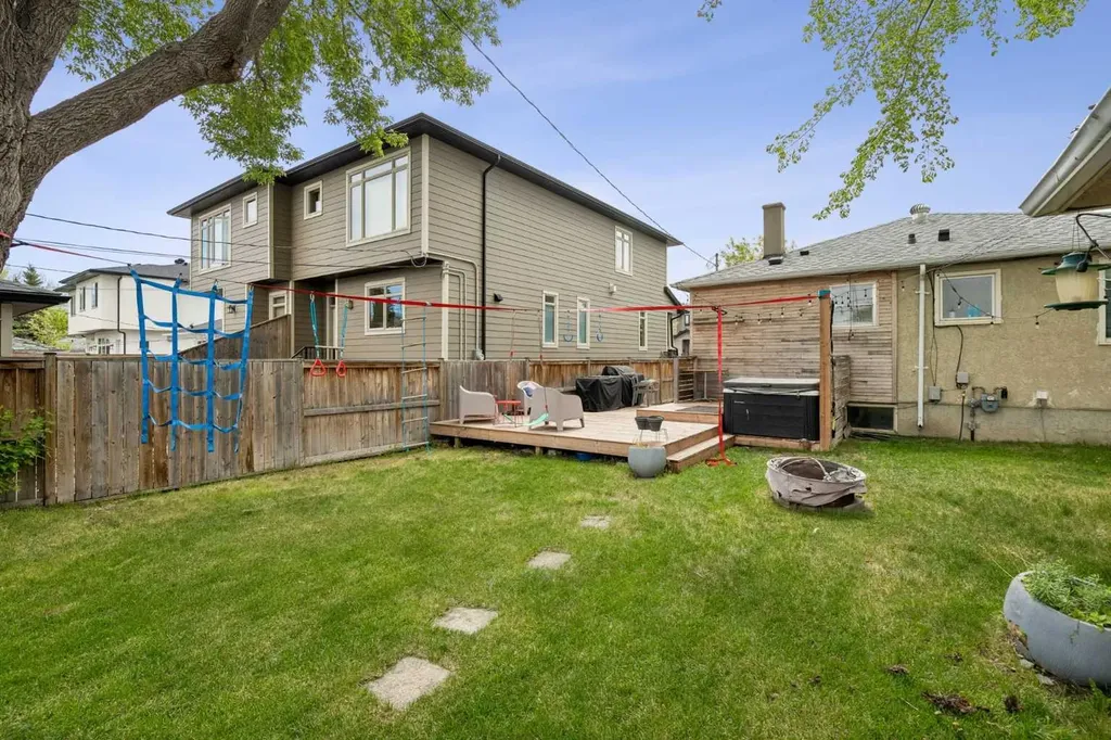 614 21 Avenue NE Calgary AB T2E 1T1