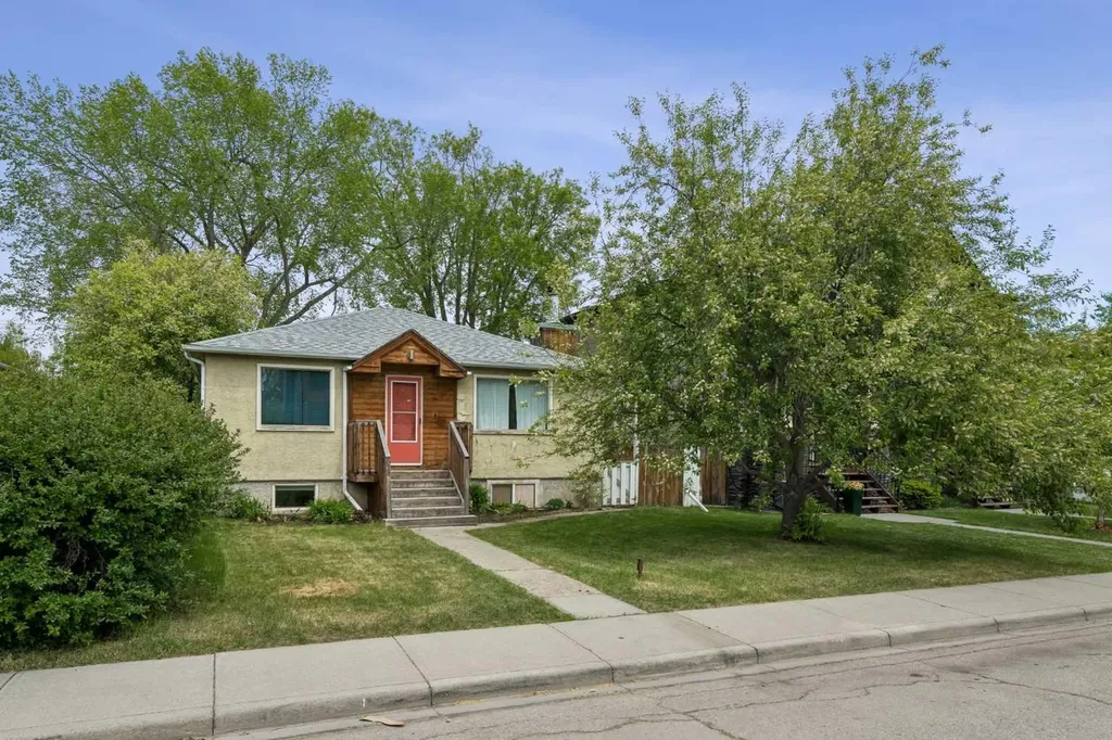 614 21 Avenue NE Calgary AB T2E 1T1