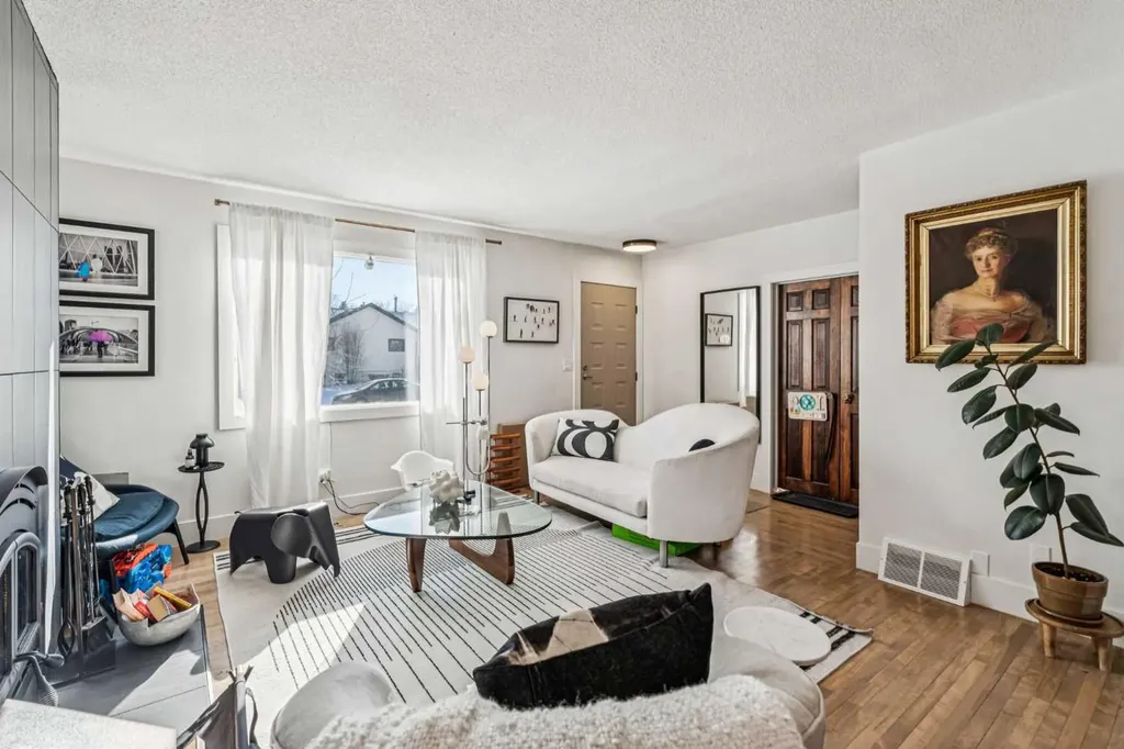 614 21 Avenue NE Calgary AB T2E 1T1