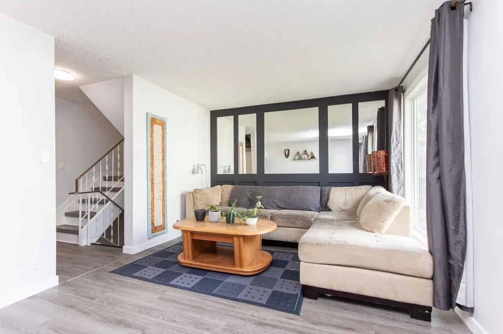 5806 61 Street Red Deer AB T4N 6H4