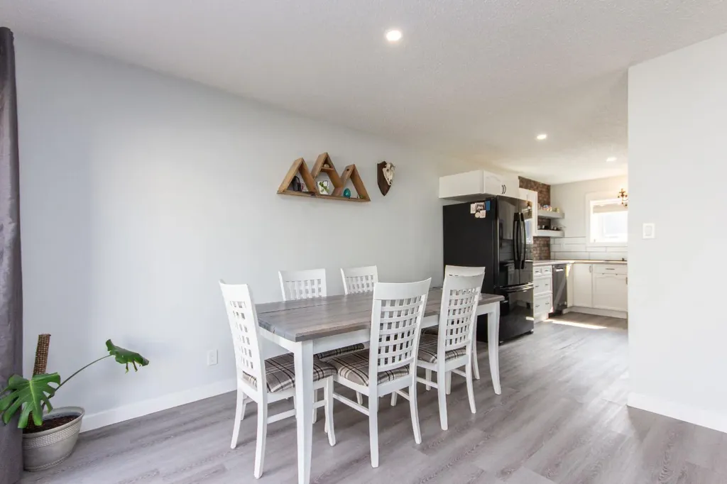 5806 61 Street Red Deer AB T4N 6H4