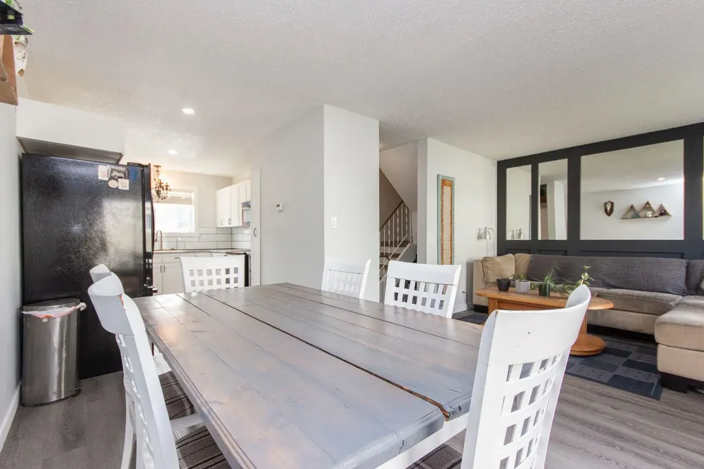 5806 61 Street Red Deer AB T4N 6H4
