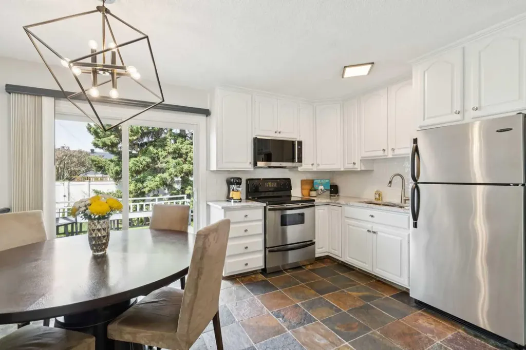 748 Archwood Road SE Calgary AB T2J1C2