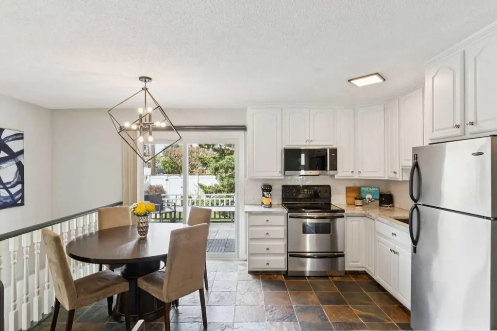 748 Archwood Road SE Calgary AB T2J1C2