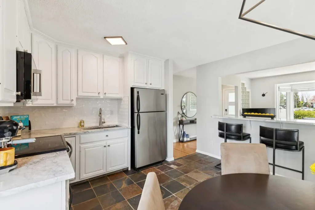 748 Archwood Road SE Calgary AB T2J1C2
