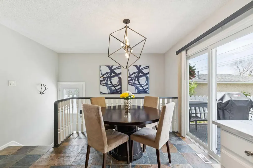 748 Archwood Road SE Calgary AB T2J1C2