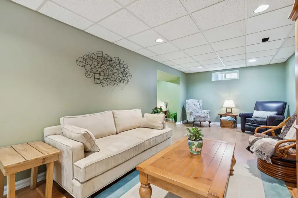 748 Archwood Road SE Calgary AB T2J1C2