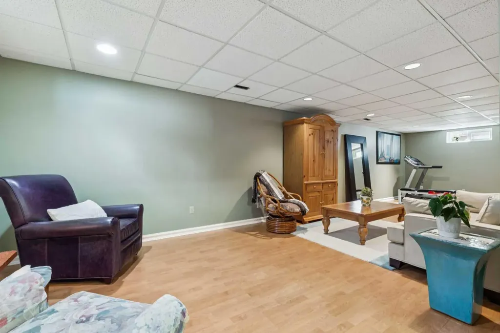 748 Archwood Road SE Calgary AB T2J1C2