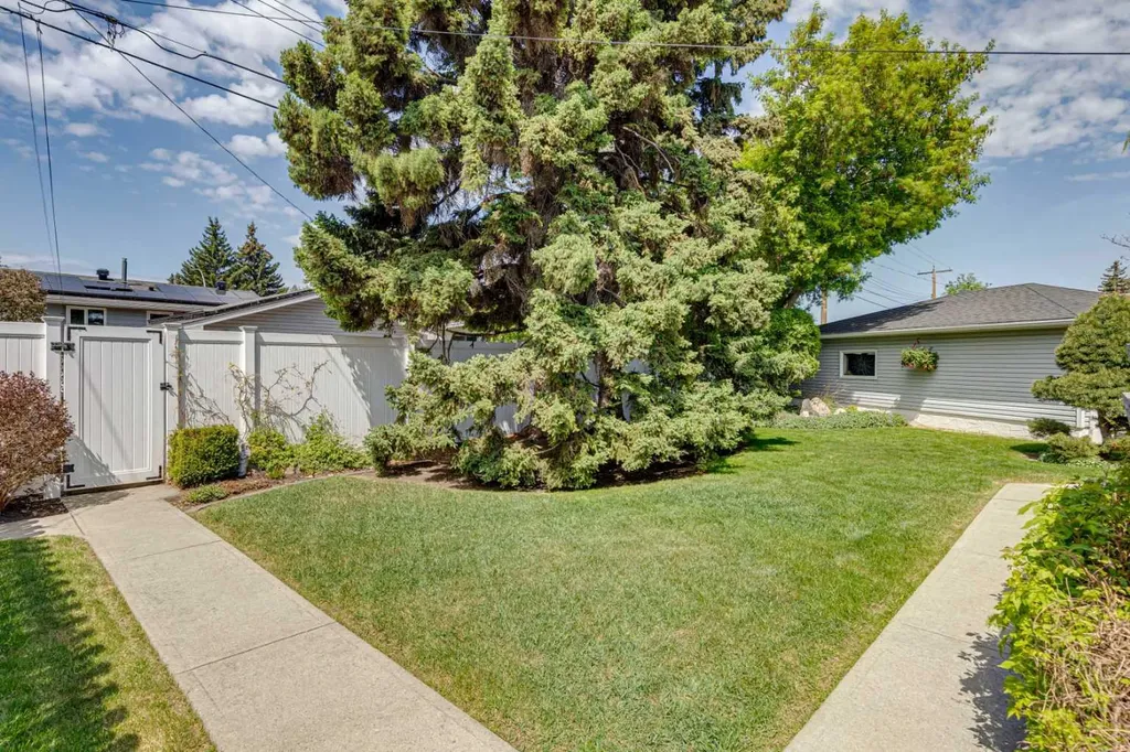 748 Archwood Road SE Calgary AB T2J1C2