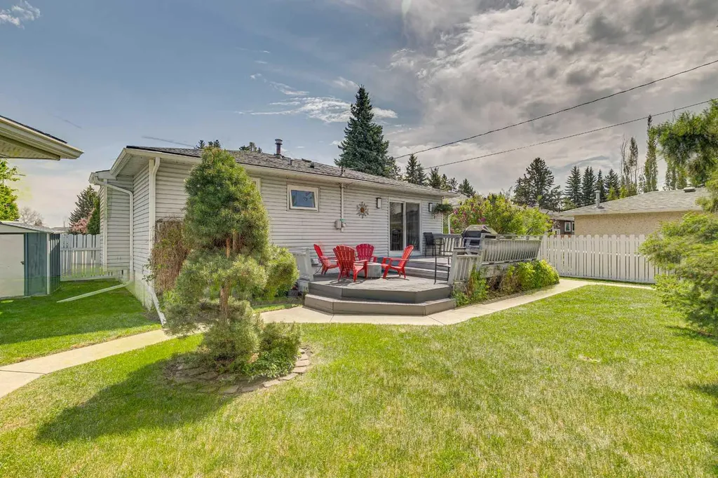 748 Archwood Road SE Calgary AB T2J1C2