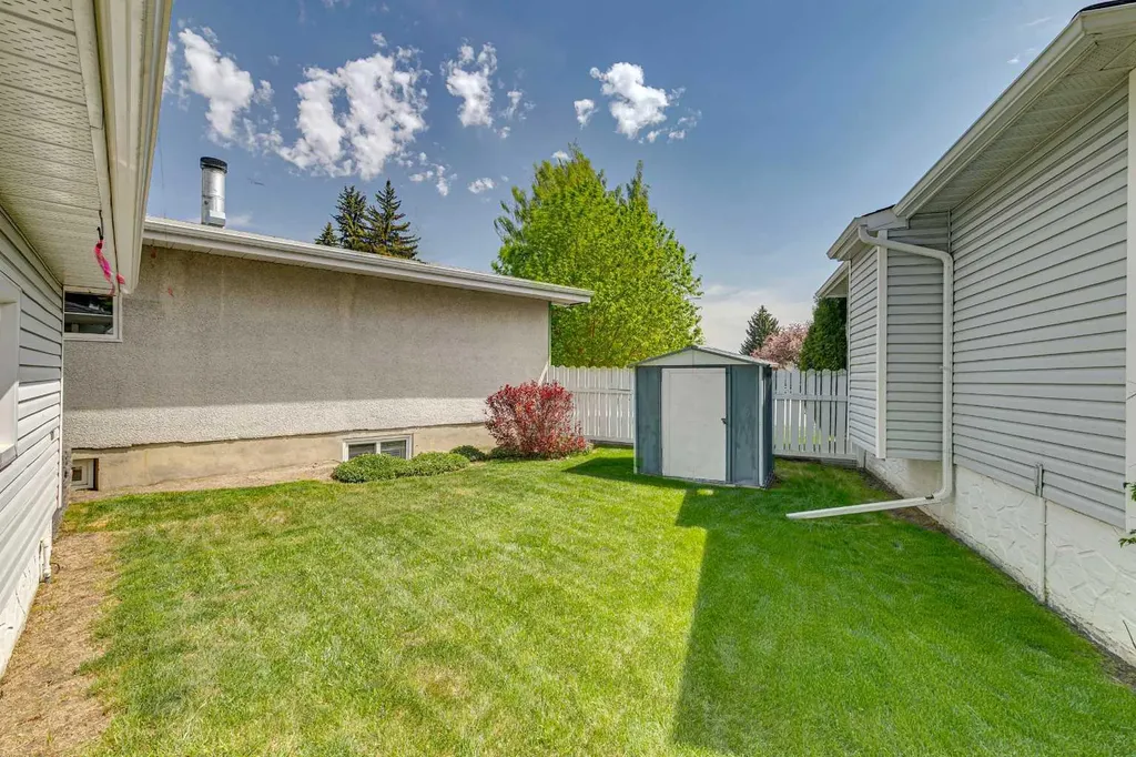 748 Archwood Road SE Calgary AB T2J1C2