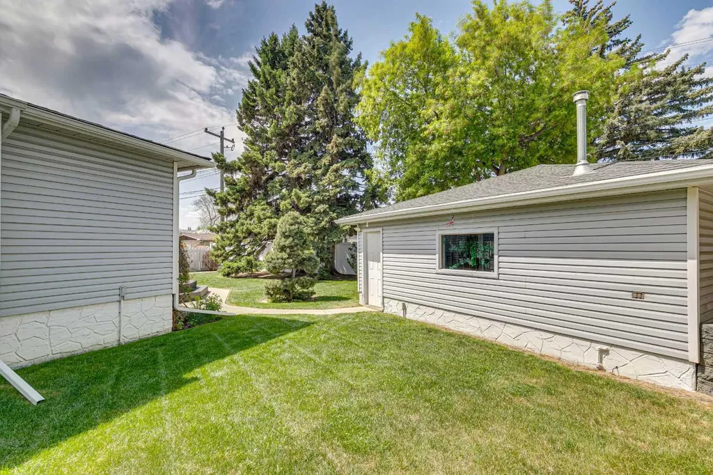 748 Archwood Road SE Calgary AB T2J1C2