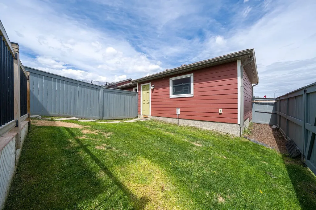 86 Mahogany Drive SE Calgary AB T3M 2K2