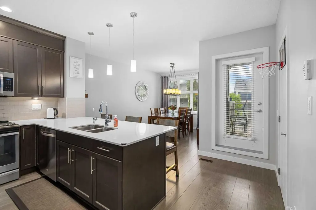 175 Silverado Plains Park SW Calgary AB T2X 1Y8