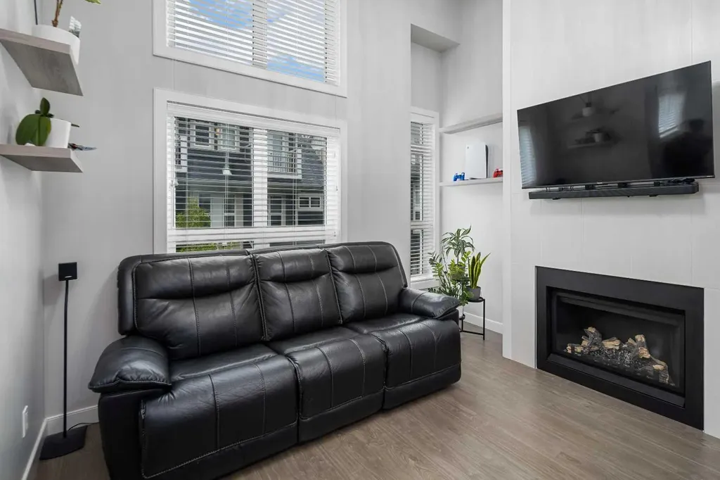 175 Silverado Plains Park SW Calgary AB T2X 1Y8