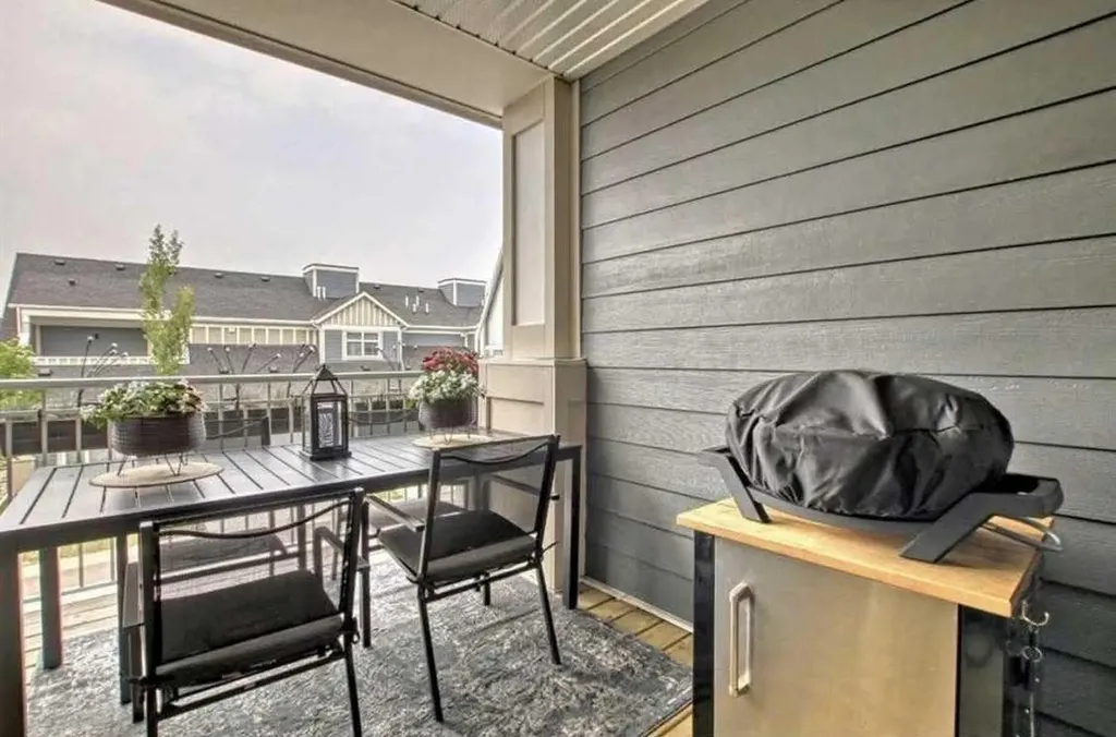 175 Silverado Plains Park SW Calgary AB T2X 1Y8