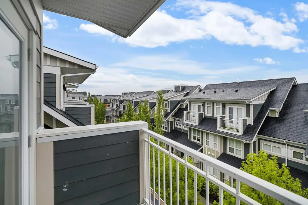 175 Silverado Plains Park SW Calgary AB T2X 1Y8
