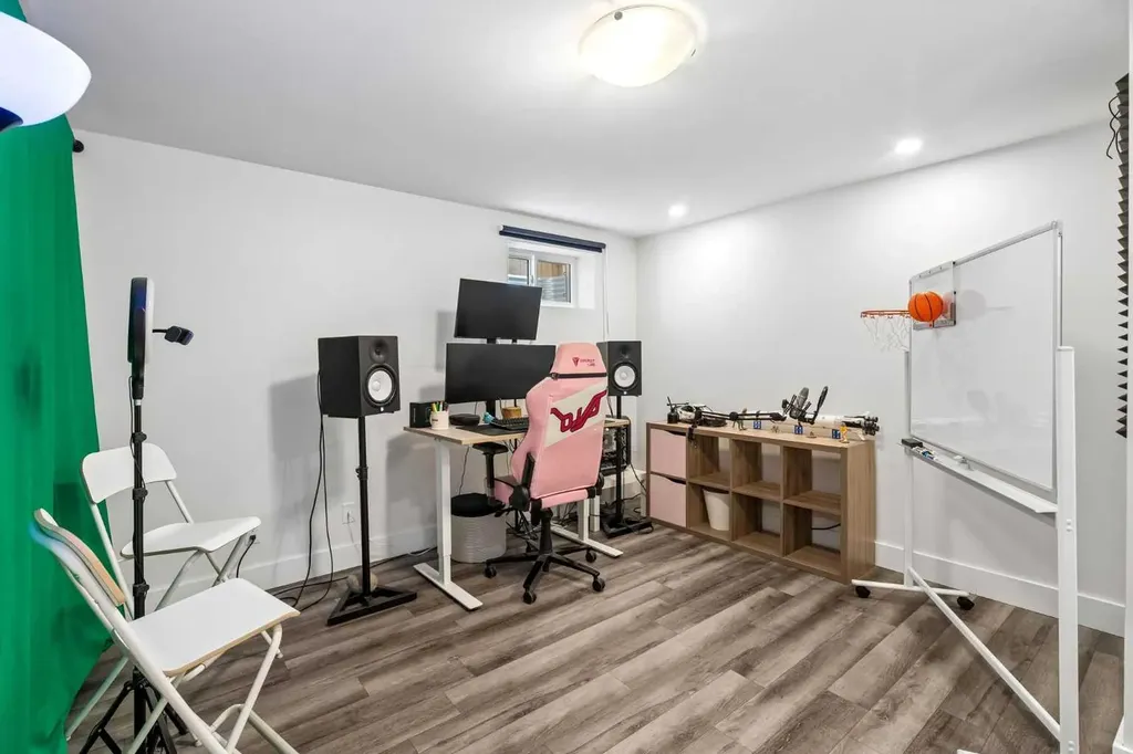 1840 33 Avenue SW Calgary AB T2T1Y9