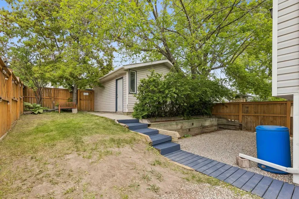 1840 33 Avenue SW Calgary AB T2T1Y9