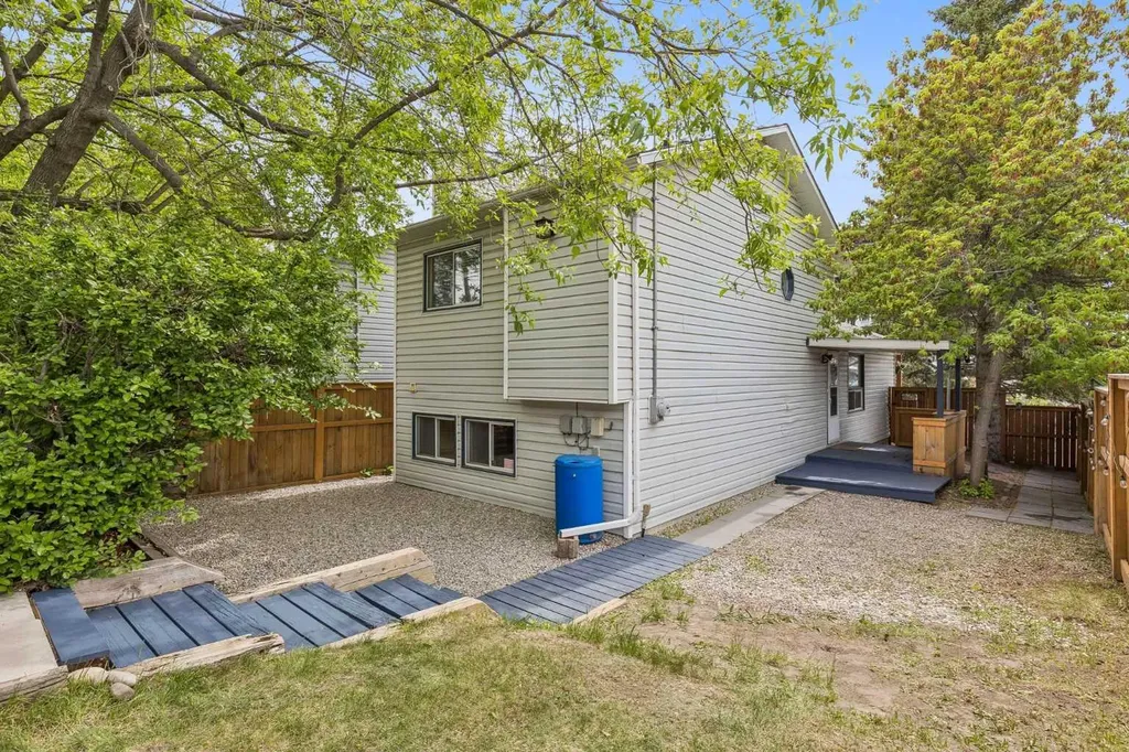 1840 33 Avenue SW Calgary AB T2T1Y9