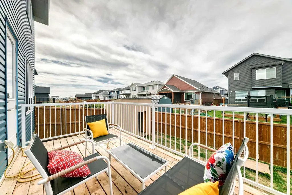 18 North Bridges Gardens Langdon AB T0J 1X3