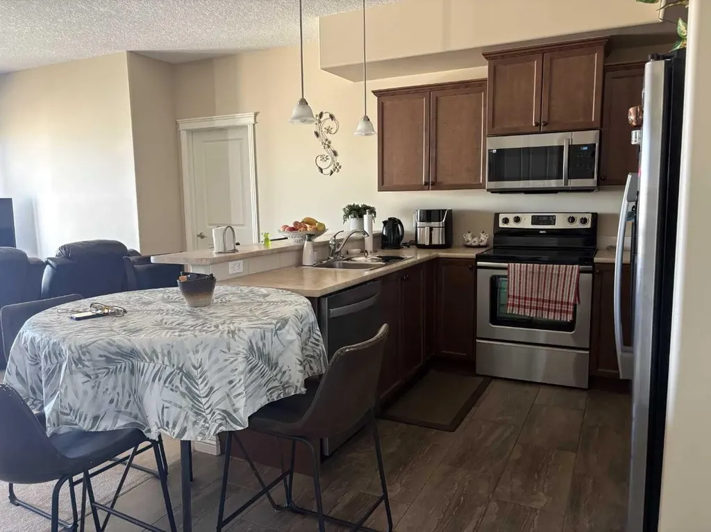 4102 69 Avenue Lloydminster AB T9V 7K5
