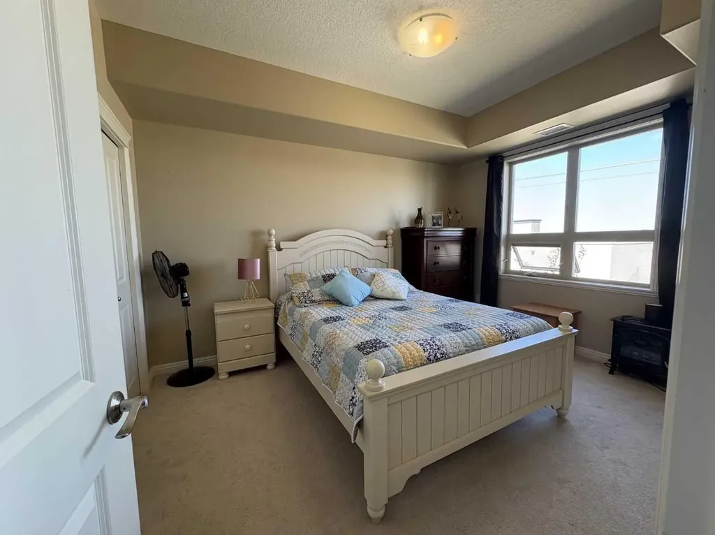 4102 69 Avenue Lloydminster AB T9V 7K5