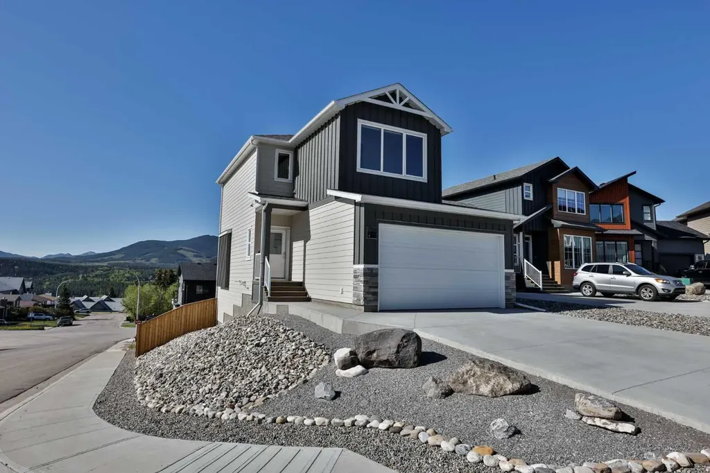 8618 25 Avenue Coleman AB T0K 0M0