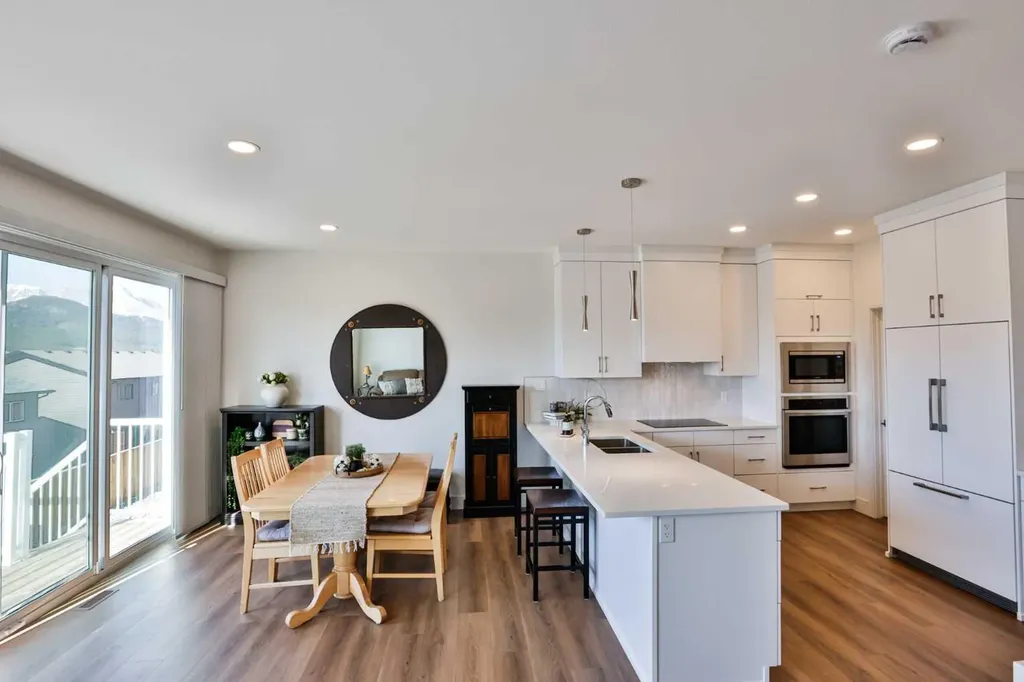 8618 25 Avenue Coleman AB T0K 0M0