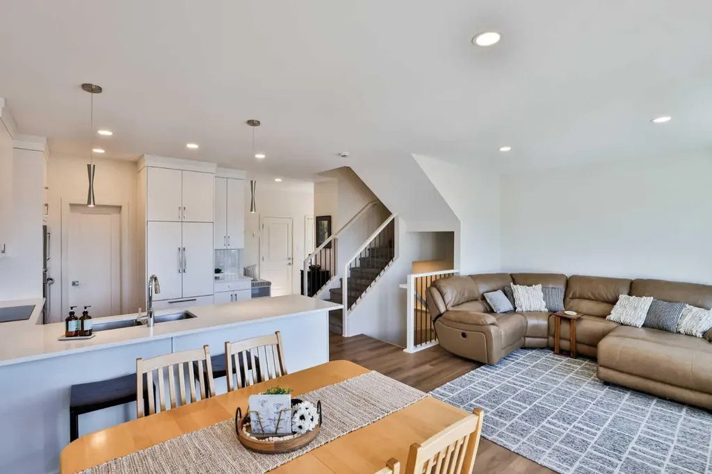 8618 25 Avenue Coleman AB T0K 0M0