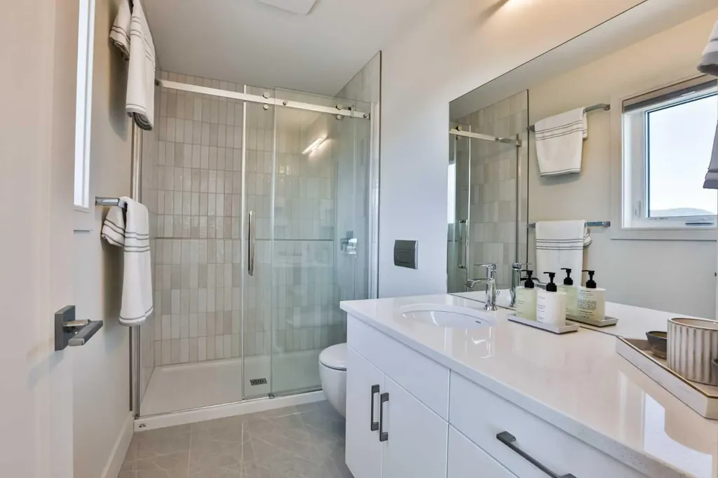 8618 25 Avenue Coleman AB T0K 0M0