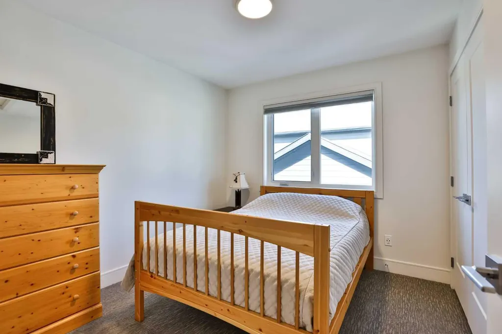8618 25 Avenue Coleman AB T0K 0M0