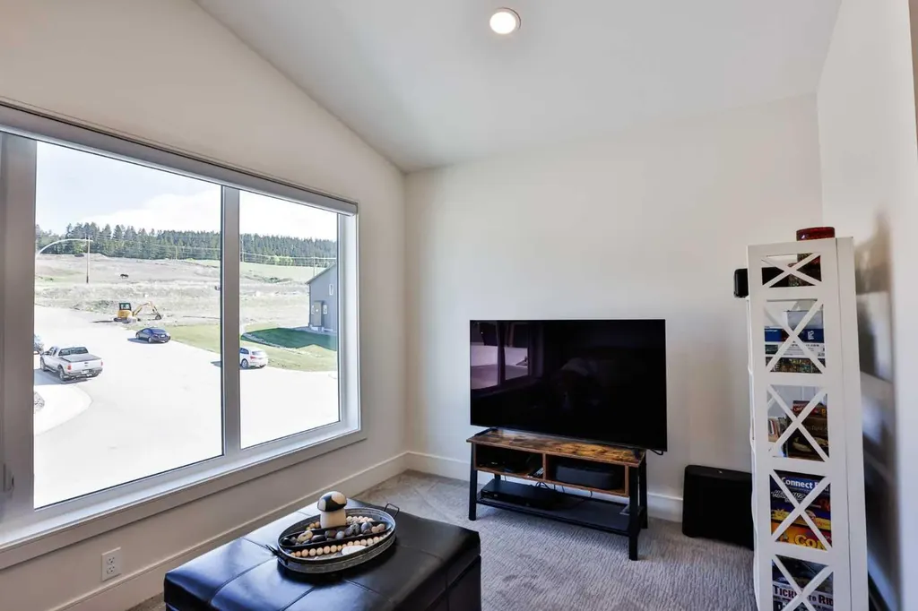 8618 25 Avenue Coleman AB T0K 0M0