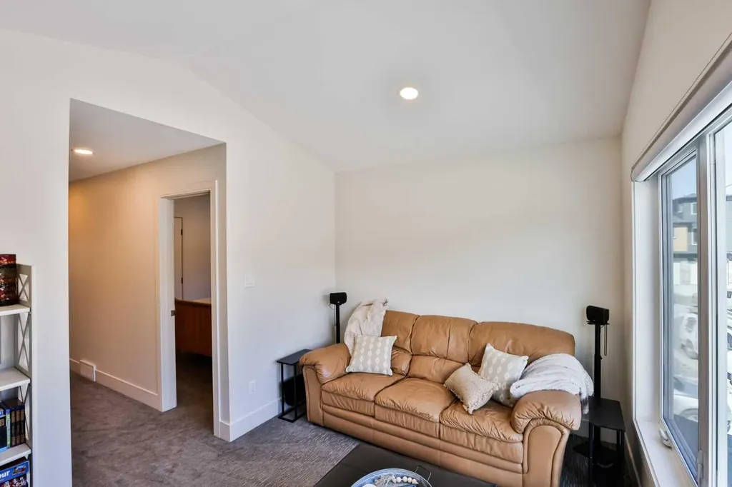 8618 25 Avenue Coleman AB T0K 0M0