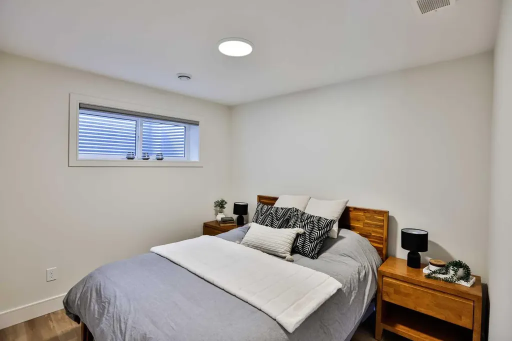 8618 25 Avenue Coleman AB T0K 0M0