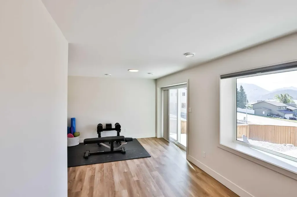 8618 25 Avenue Coleman AB T0K 0M0