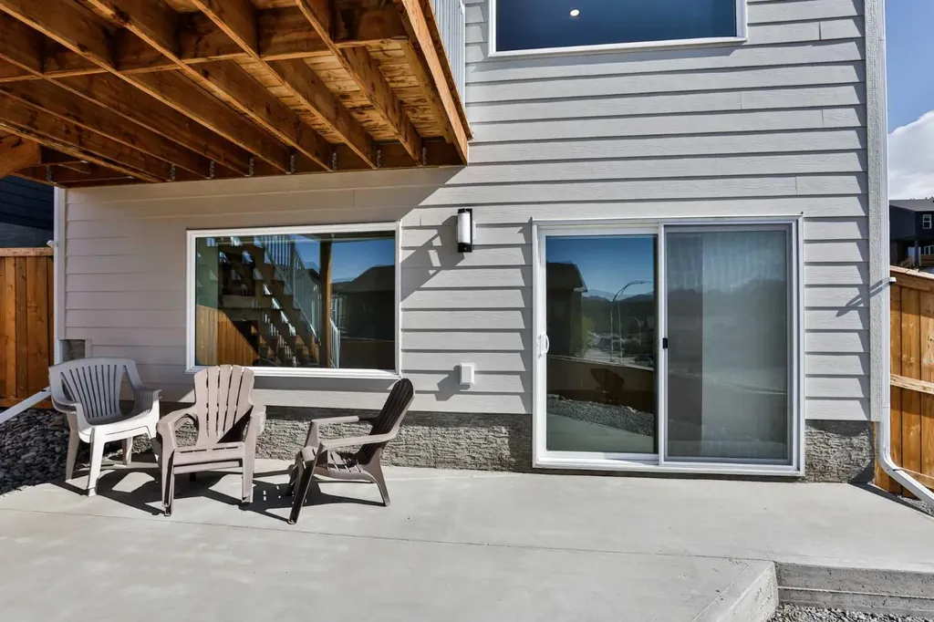 8618 25 Avenue Coleman AB T0K 0M0