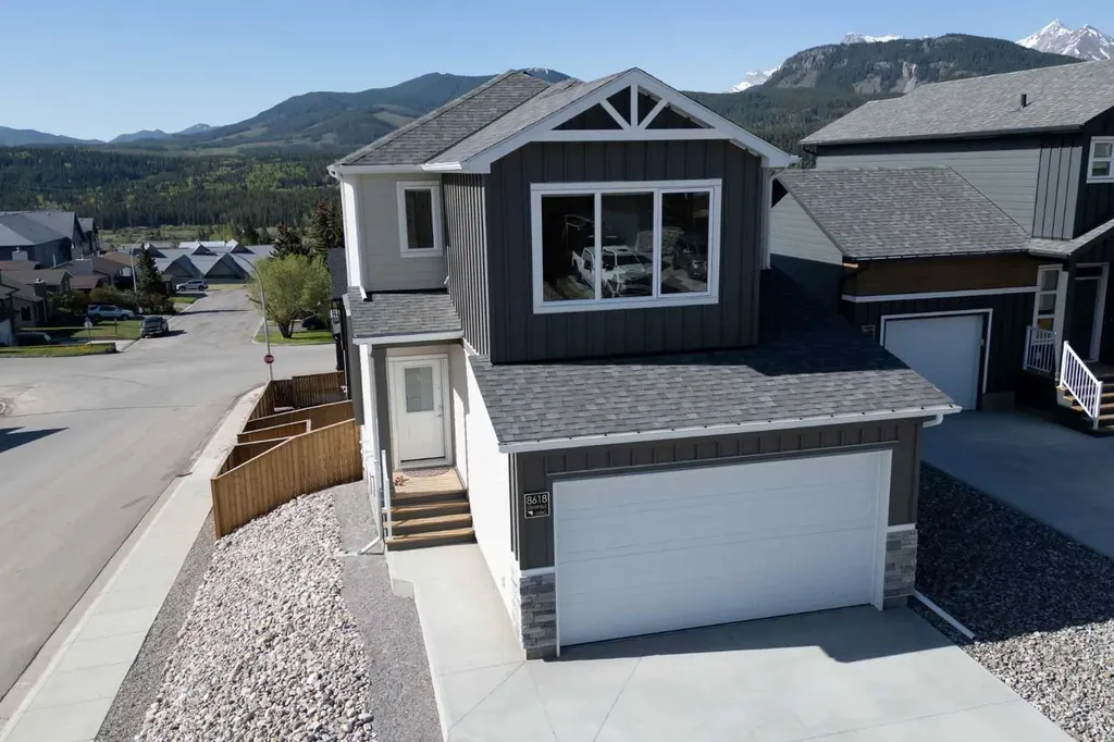 8618 25 Avenue Coleman AB T0K 0M0