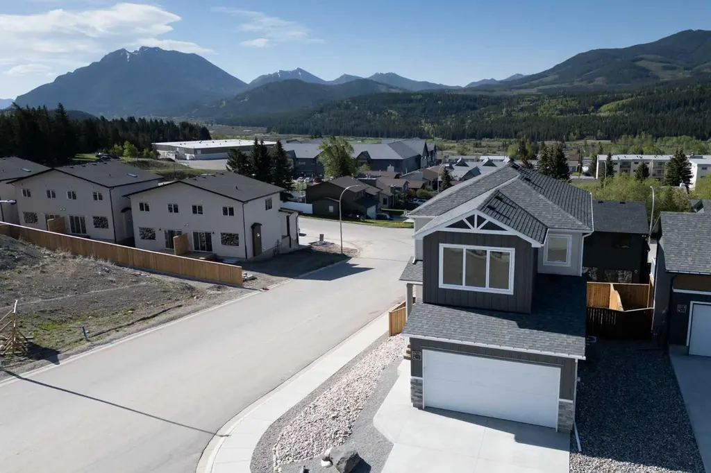 8618 25 Avenue Coleman AB T0K 0M0