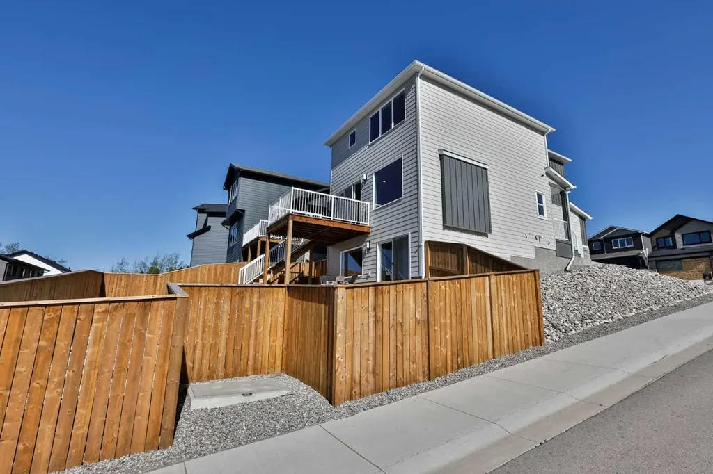 8618 25 Avenue Coleman AB T0K 0M0