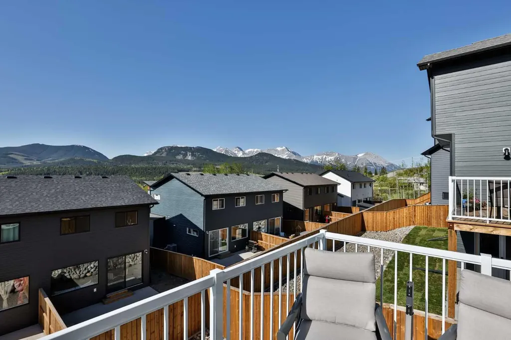 8618 25 Avenue Coleman AB T0K 0M0